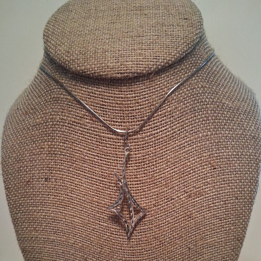 Vintage Sterling Silver .925 Dangling Open Design Pendant & .925 Necklace